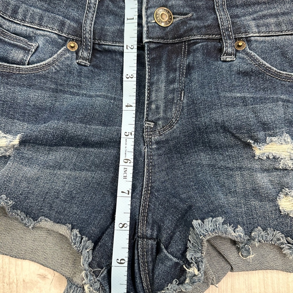 Guess Distressed Jean Shorts - Picture 5 of 6